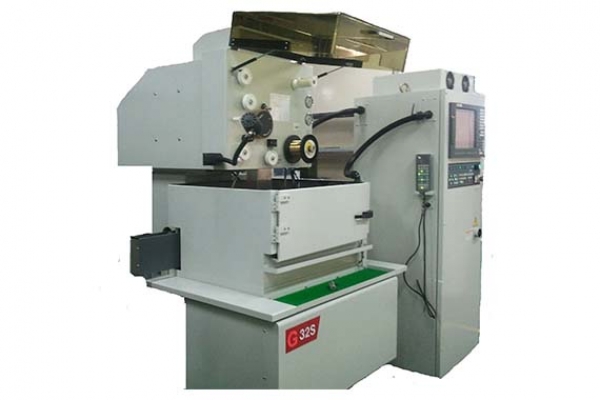 facilities-wirecutmachine48F1197A-38AC-B812-2754-C8EDF1B41F82.jpg